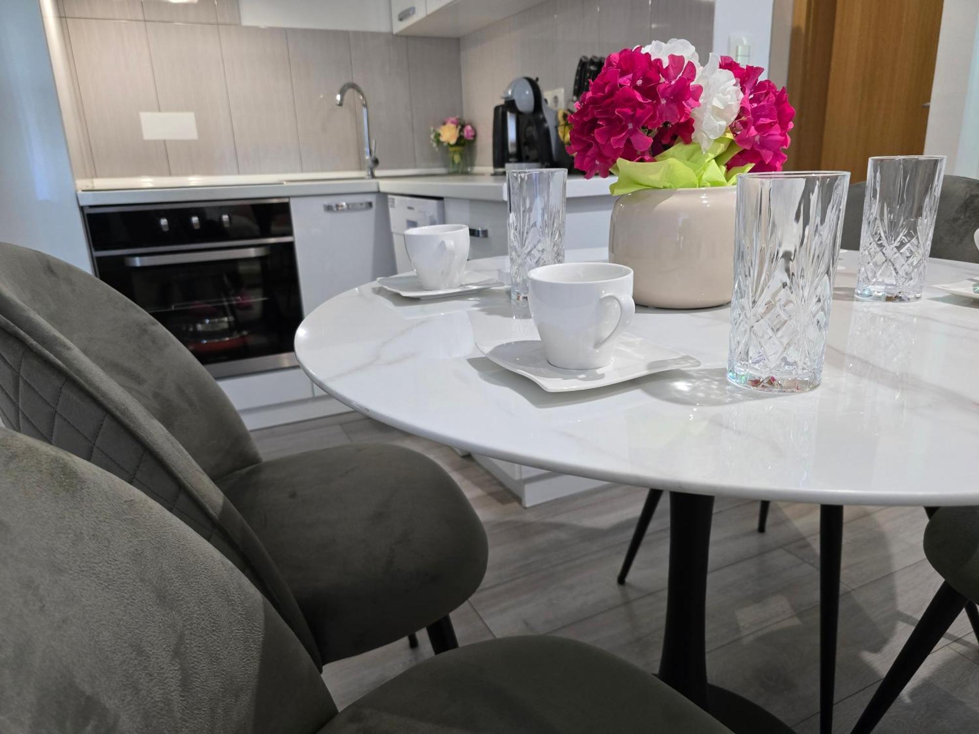 Apartment Blanca With Jacuzzi,Terase And Private Parking Kaštela Exteriör bild